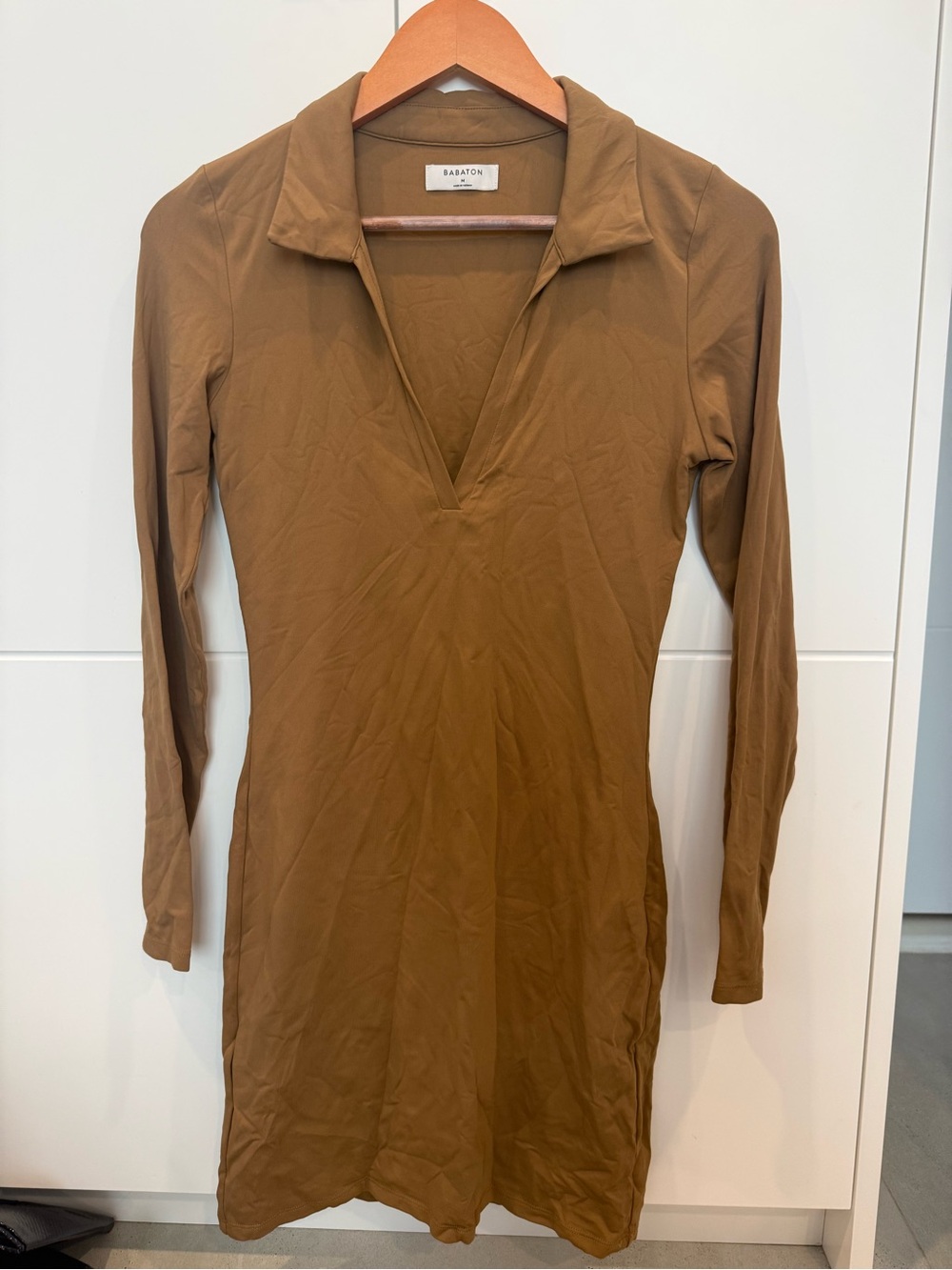 Aritzia Babaton Brown Collared V-Neck Long Sleeve Dress
